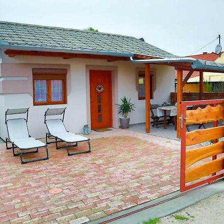 Jazmin Apartman Buzsák Extérieur photo